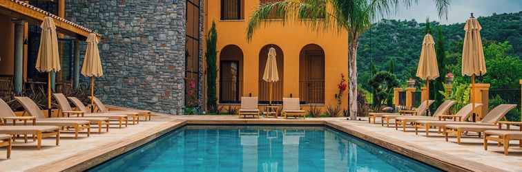 อื่นๆ The Remote Hotel