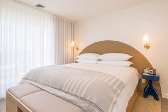 Others 4 The Shoals Suites and Slips