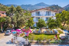 อื่นๆ Defne Butik Otel