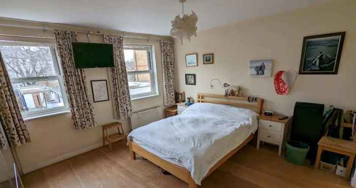 Others Cheerful 4 Bedroom Home in the Heart of London