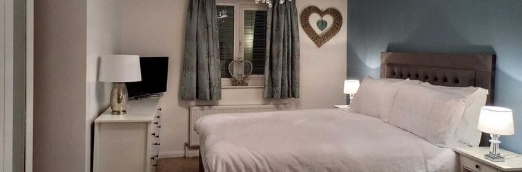 Others Charming Wentworth Lodge With Countryside Views