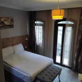 Room 1 Zeus Convenient Suit İstanbul, F.S.M university Hotels