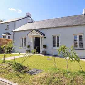 Primary image 1 Ty Owen, Pistyll Hotels