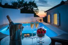 Others Andre - Swimming Pool - H