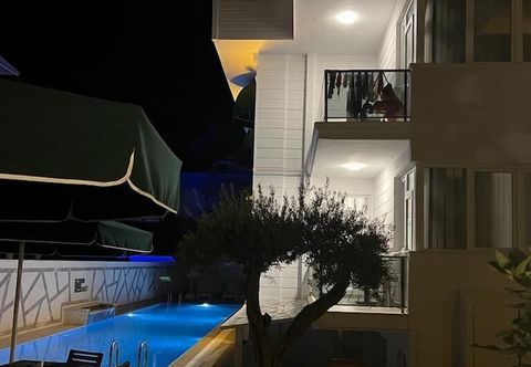 อื่นๆ In Suit Luxury Hotel