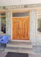 Pintu masuk dalaman Hunza Nexus Grace Resort and Hotel