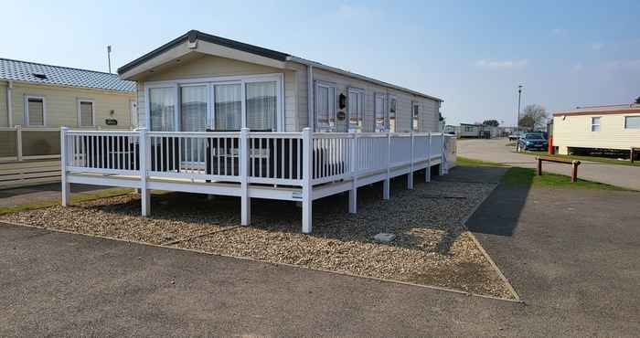 Others Remarkable 2-bed Lodge in Clacton-on-sea