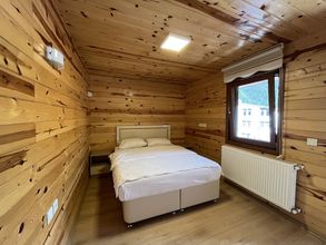 Others 4 Desera Apart