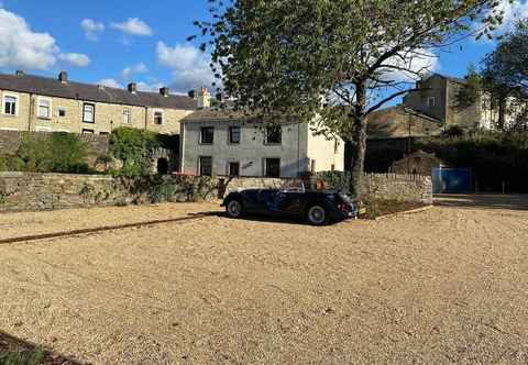 Others 1700s Canalside Cottage Sleeps up to 12 Guests