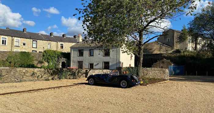 Others 1700s Canalside Cottage Sleeps up to 12 Guests