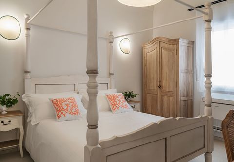 Lain-lain living u HomeSuites