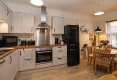 Lain-lain 6 Hardings Cottage