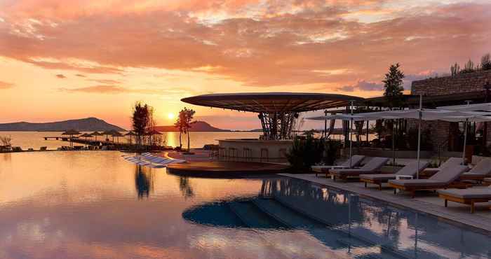 อื่นๆ W Costa Navarino- Adults Only