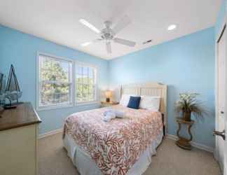 Others 2 Beach Time - Family Friendly Retreat Only 3 Blocks From The Beach! Enjoy The Rooftop Deck! 4 Bedroom Townhouse by Redawning