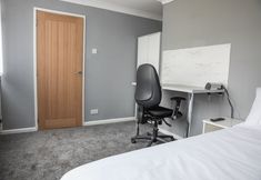 Others 4 Beautiful Modern & Contemporary Home Close to City