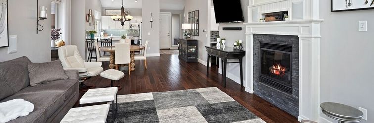 其他 Village 62 Gorgeous Remodeled Townhouse with Firepit on the Backyard by RedAwning