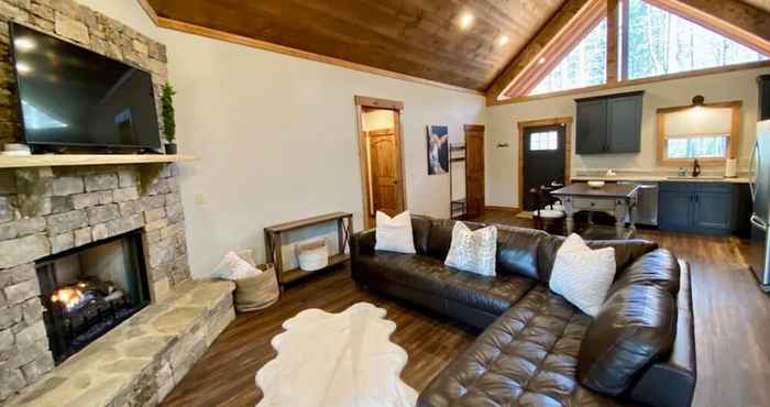 Lainnya Bucks and Bunks - Brand new Cabin Come Relax or Watch TV Outside Fireplace