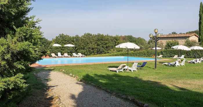 Others Montignano Trilo With Shared Pool