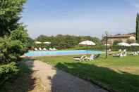 Others Montignano Trilo With Shared Pool