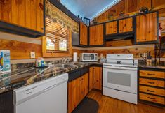 อื่นๆ 7 Cozy Bears Cabin