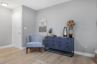 기타 4 Cute Delightfully Remodeled Spacious Condo 2 Bedroom Condo by RedAwning