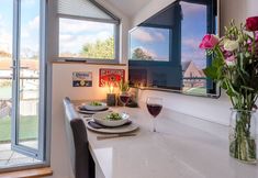 Others 6 Papillon in Southwold