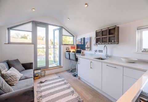 Others Papillon in Southwold