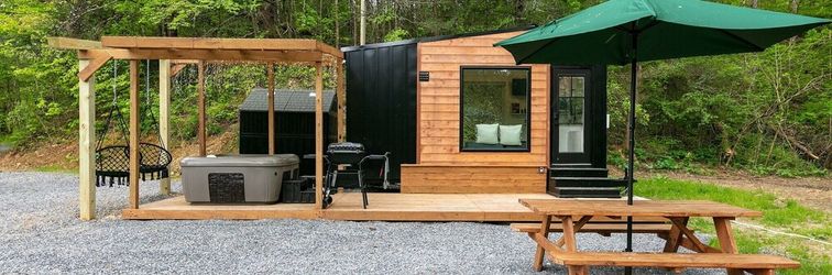 Others Tiny Adventura Secluded Tiny Home: With Hot Tub Wi-fi 1 Bedroom Bungalow by Redawning