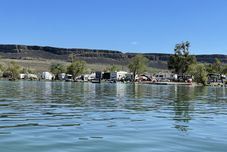 Lain-lain Blue Lake Resort