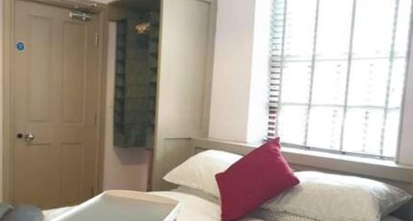 Others 2 Turner - En-suite Room in Canalside Guesthouse