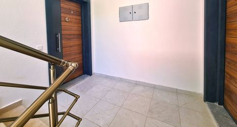 Others 2 Fame Apart Kas