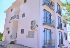 Others 3 Fame Apart Kas