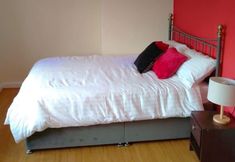 Others 7 Spacious 3bed House in Walsall With Parking Onsite