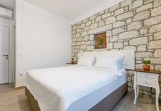 Others 7 Alacati Fora Bella