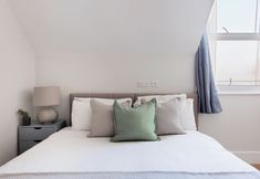 Others 6 Elegant 2 Bed Flat with Balcony in Finchley