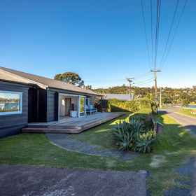 Primary image 1 Driftwood Beach House with Spa Pool, Campbells Bay Villas