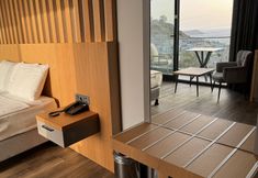 Others 4 The Rest Port Argento