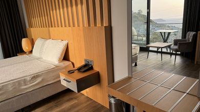 Others 4 The Rest Port Argento