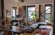 Others 2 Contemporary Open Plan 1 Bedroom Mezzanine Loft in Hackney