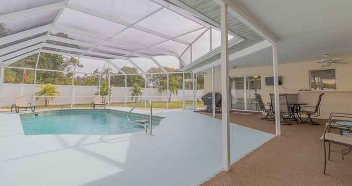 Others Sea Salt Retreat Pool Home 5 Miles From The Beach 3 Bedroom Home by Redawning