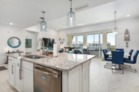 Others Castaway In A New Luxury Island Penthouse Overlooking Pool 2 Bedroom Condo by Redawning
