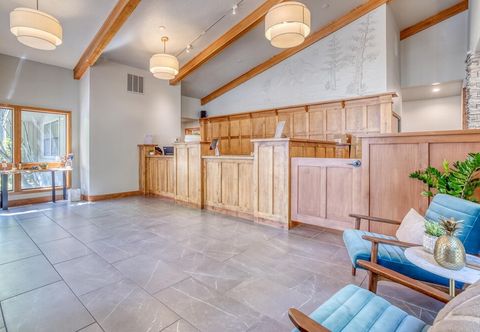 Others River Ridge 414b