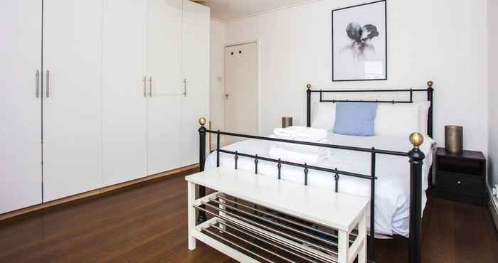 อื่นๆ Fantastic Central Apartment With Balcony in Fitzrovia