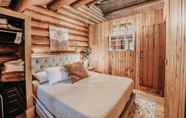 Others 4 76gs - Genuine Log Cabin - Wifi - Pets Ok - Sleeps 4 2 Bedroom Home by Redawning