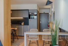 Others 2 Feel Corporate Housing Campanh 09