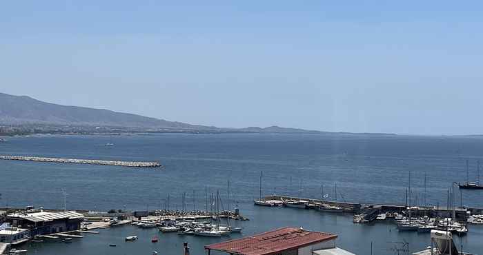 Others Piraeus House With Sea View and Free Parking