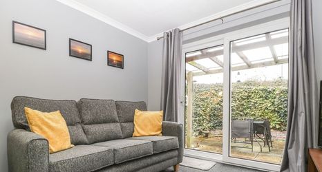 Others 2 8A Rosewood Avenue