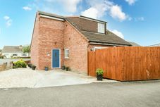 Lain-lain 8A Rosewood Avenue