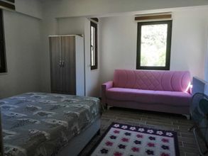 Others 4 Knidos Apart