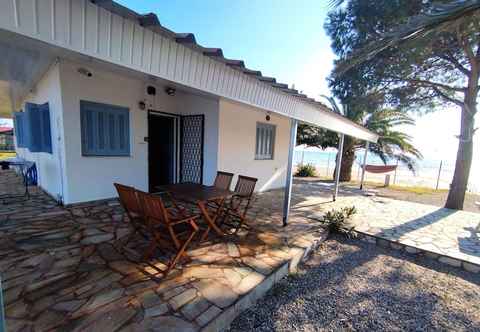 Others A Beach Front Chalet